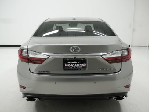 Used 2018 Lexus ES 350 image 4