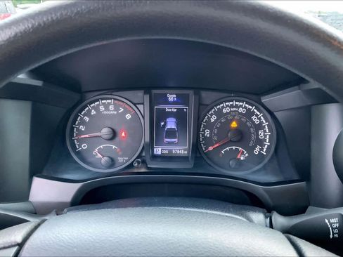 Used 2019 Toyota Tacoma SR AWD/4WD image 25