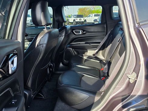 Used 2024 Jeep Compass Latitude w/ Altitude Special Edition image 32