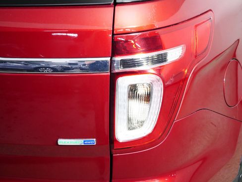 Used 2014 Ford Explorer Limited w/ Equipment Group 302A image 17