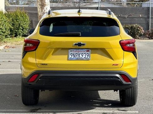 Certified 2025 Chevrolet Trax RS w/ Driver Confidence Package image 10