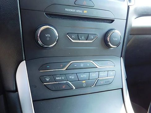 Used 2017 Ford Edge SEL w/ Equipment Group 201A AWD/4WD image 22