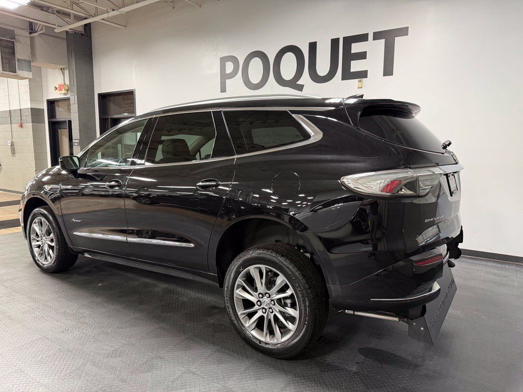 Used 2023 Buick Enclave Avenir FWD image 6