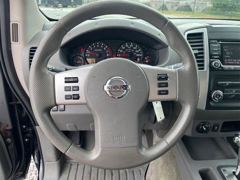 Used 2017 Nissan Frontier SV AWD/4WD image 17