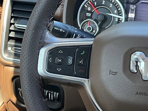 Used 2019 RAM 1500 Laramie image 38