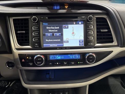 Used 2018 Toyota Highlander Limited image 10