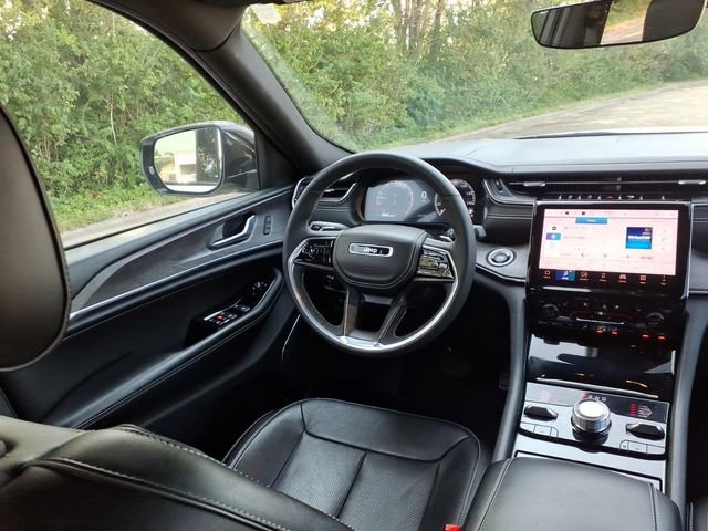 Used 2023 Jeep Grand Cherokee L Overland AWD/4WD image 9