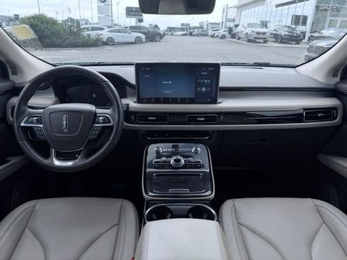 Certified 2023 Lincoln Nautilus AWD w/ Premium Package image 25