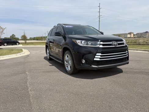 Used 2019 Toyota Highlander Limited image 9