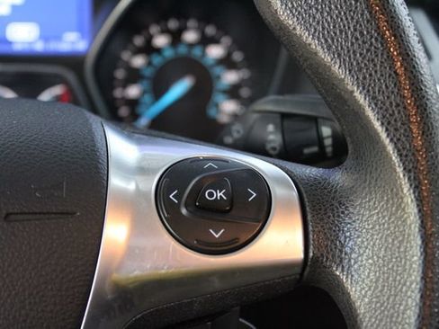 Used 2014 Ford Focus SE FWD image 19