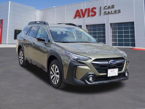 Used 2025 Subaru Outback Premium image 9