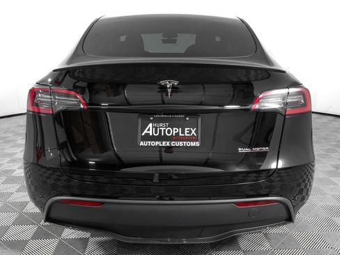 Used 2024 Tesla Model Y Performance AWD/4WD image 5