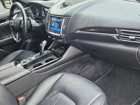 Used 2019 Maserati Levante image 22