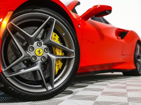 Used 2023 Ferrari F8 Tributo RWD image 15