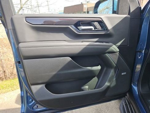 New 2026 GMC Yukon Elevation image 9