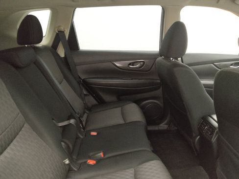 Used 2020 Nissan Rogue SV FWD image 19