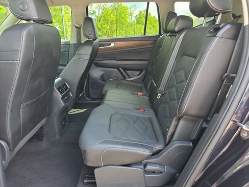 Used 2025 Volkswagen Atlas SE FWD image 11