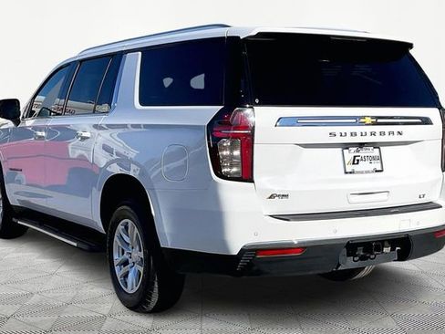 Used 2024 Chevrolet Suburban LT image 4