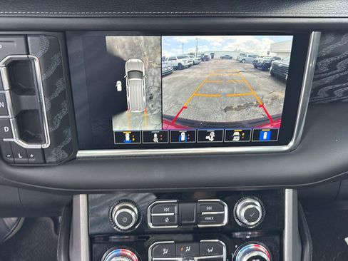 Used 2023 GMC Yukon Denali RWD image 22