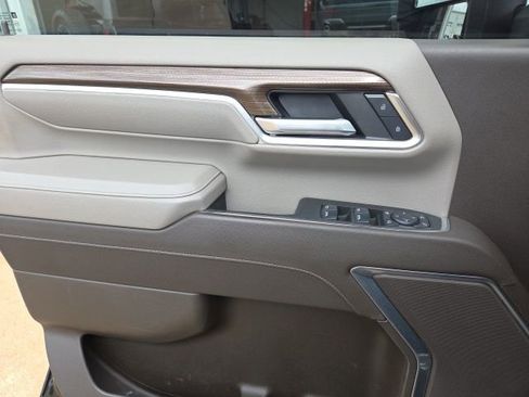 Used 2025 Chevrolet Silverado 2500 LT w/ Texas Edition image 12