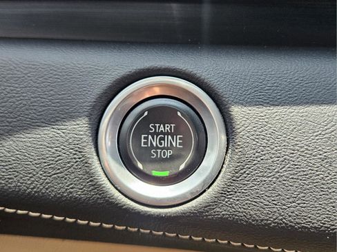 Used 2021 Cadillac Escalade Premium Luxury w/ Driver Assist Tech Package AWD/4WD image 11