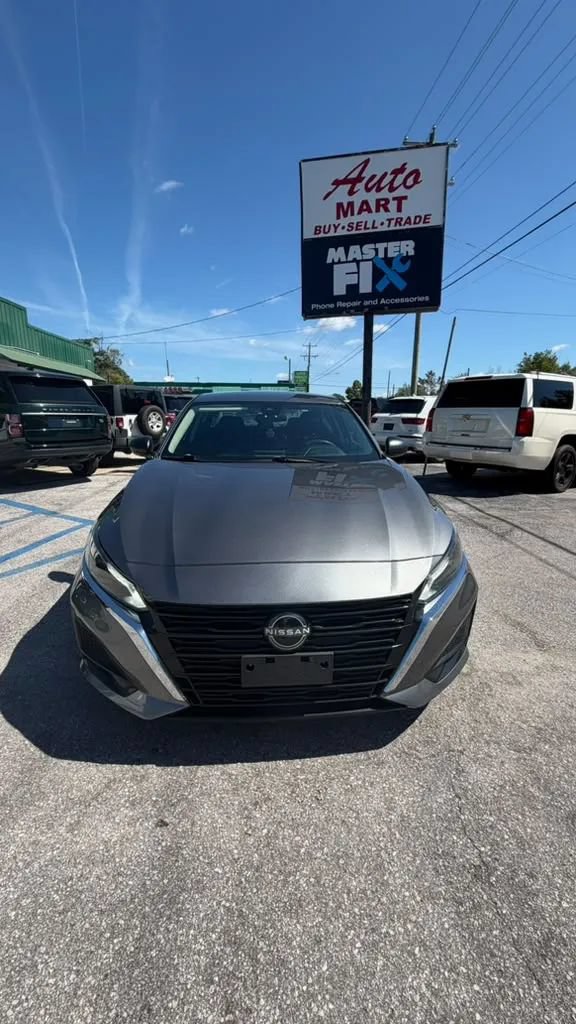 Used 2024 Nissan Altima 2.5 S FWD image 1