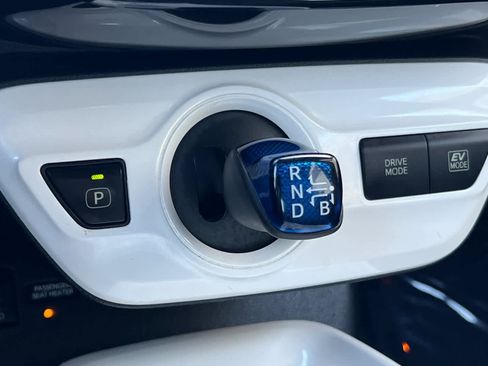 Used 2017 Toyota Prius Three FWD image 24
