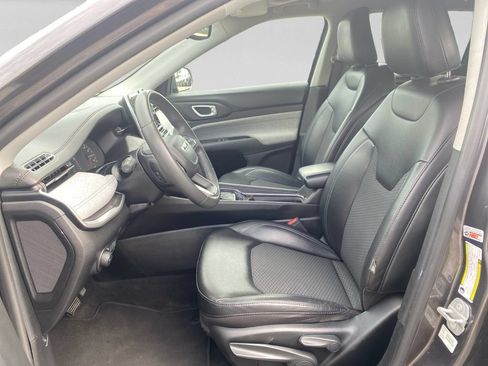 Used 2022 Jeep Compass Latitude w/ Sun and Sound Group FWD image 20