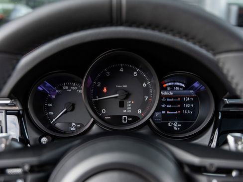 New 2026 Porsche Macan image 28