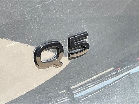 Used 2025 Audi Q5 Premium AWD/4WD image 29
