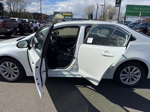 New 2026 Toyota Corolla XLE image 17