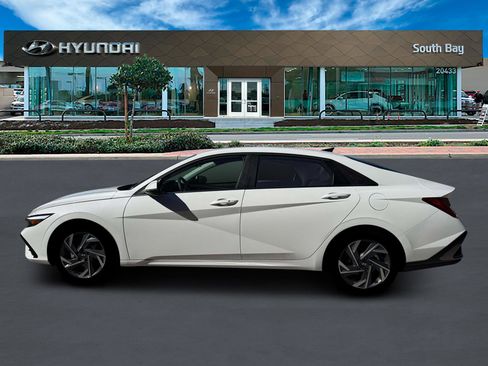 New 2026 Hyundai Elantra Limited FWD image 3