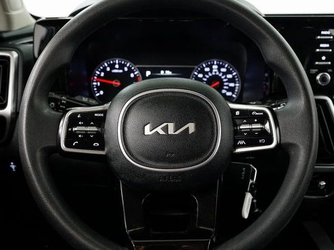 Used 2023 Kia Sorento LX image 11