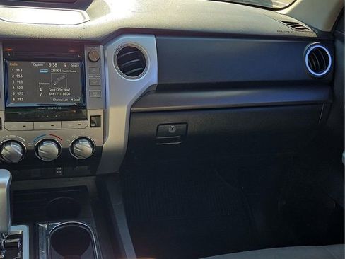 Used 2018 Toyota Tundra SR5 w/ SR5 Upgrade Package image 19