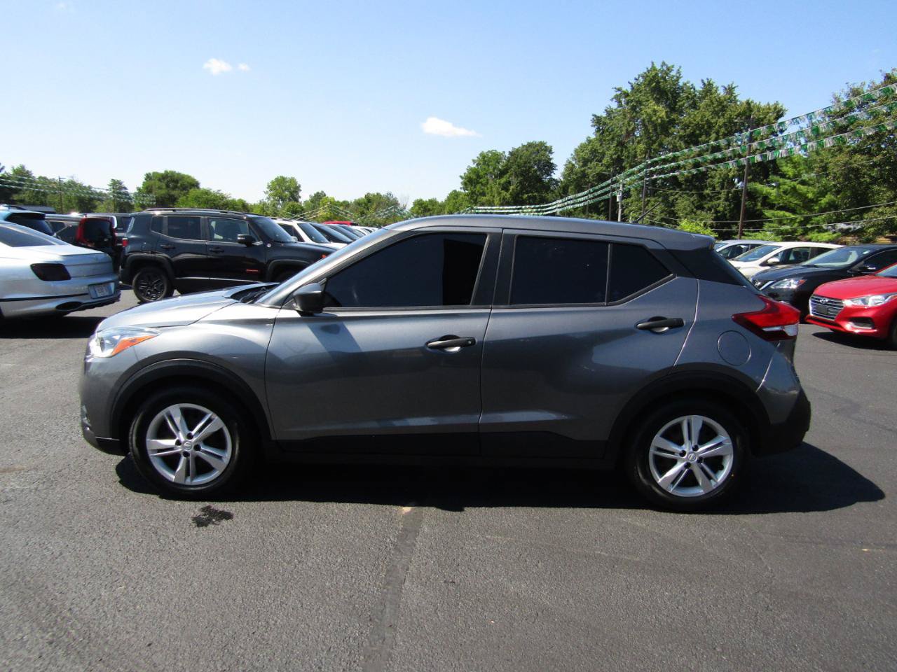 Used 2020 Nissan Kicks S FWD image 4