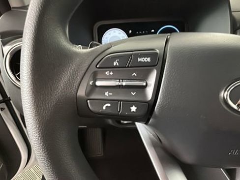 Used 2023 Hyundai Kona SE FWD image 16
