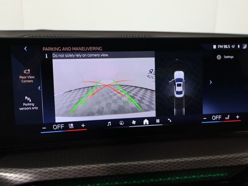 Used 2025 BMW 330i xDrive Sedan image 6