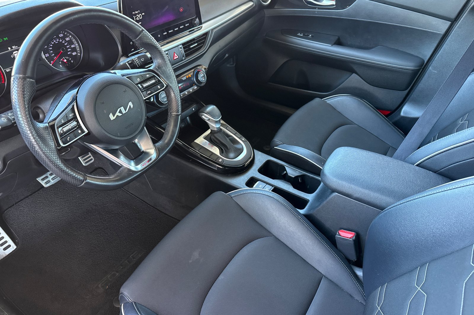 Used 2024 Kia Forte GT-Line w/ GT-Line Premium Package FWD image 5