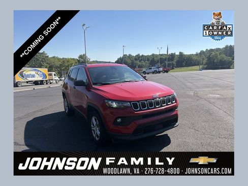 Used 2024 Jeep Compass Latitude AWD/4WD image 1