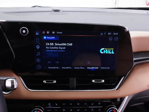 Used 2025 Chevrolet Equinox ACTIV w/ Safety and Technology Package FWD image 26