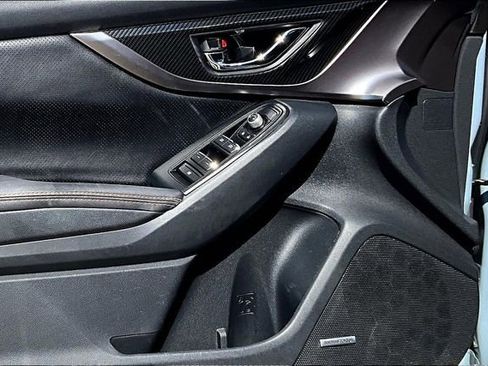 Used 2020 Subaru Crosstrek 2.0i Limited w/ Moonroof Package w/Navigation image 18