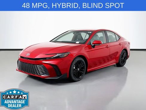 Used 2025 Toyota Camry SE w/ Convenience Package FWD image 3