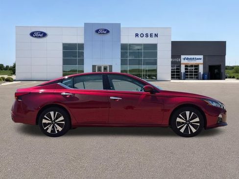 Used 2019 Nissan Altima 2.5 SV AWD/4WD image 2