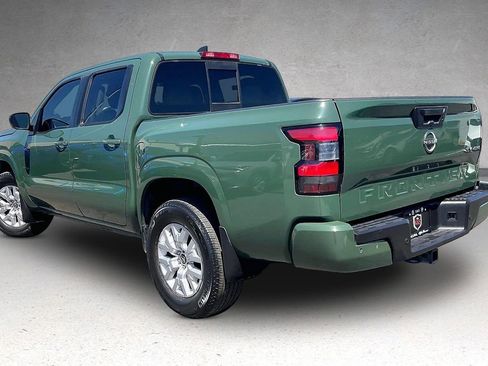 Used 2023 Nissan Frontier SV w/ SV Convenience Package image 3