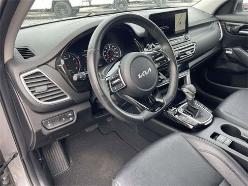 Used 2023 Kia Seltos SX image 19