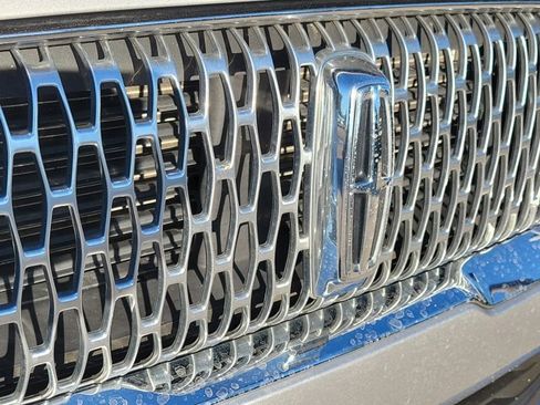 Used 2020 Lincoln Corsair FWD w/ Equipment Group 101A image 7