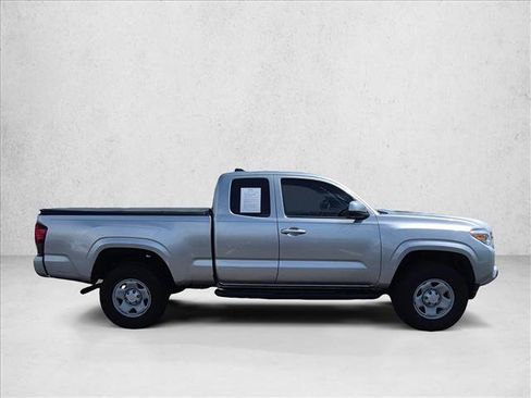 Used 2022 Toyota Tacoma SR w/ SR Convenience Package RWD image 4