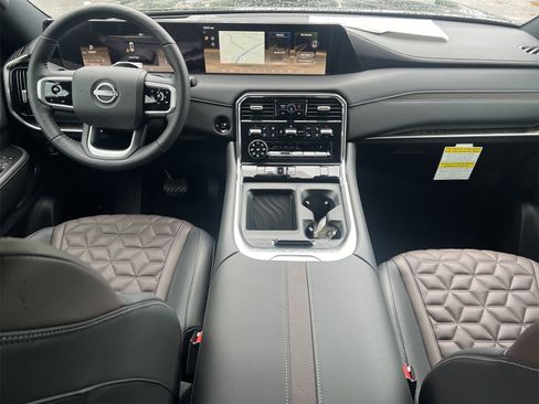 New 2025 Nissan Armada Platinum w/ Convenience Package image 3