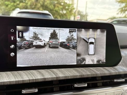 Used 2024 Kia Telluride SX w/ Towing Package FWD image 27