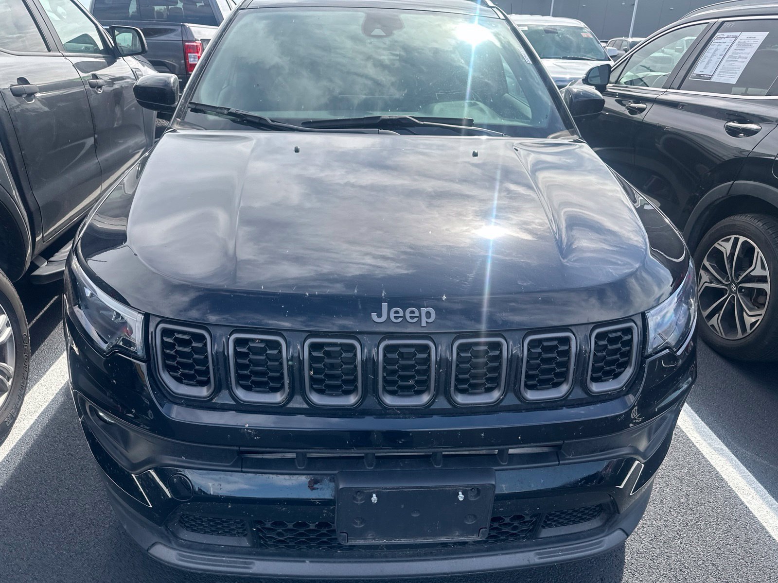 Used 2025 Jeep Compass Latitude w/ Altitude Special Edition AWD/4WD image 2